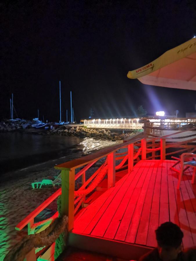 Luxury Apartment Amalfi 300 M From The Beach Varna Eksteriør billede